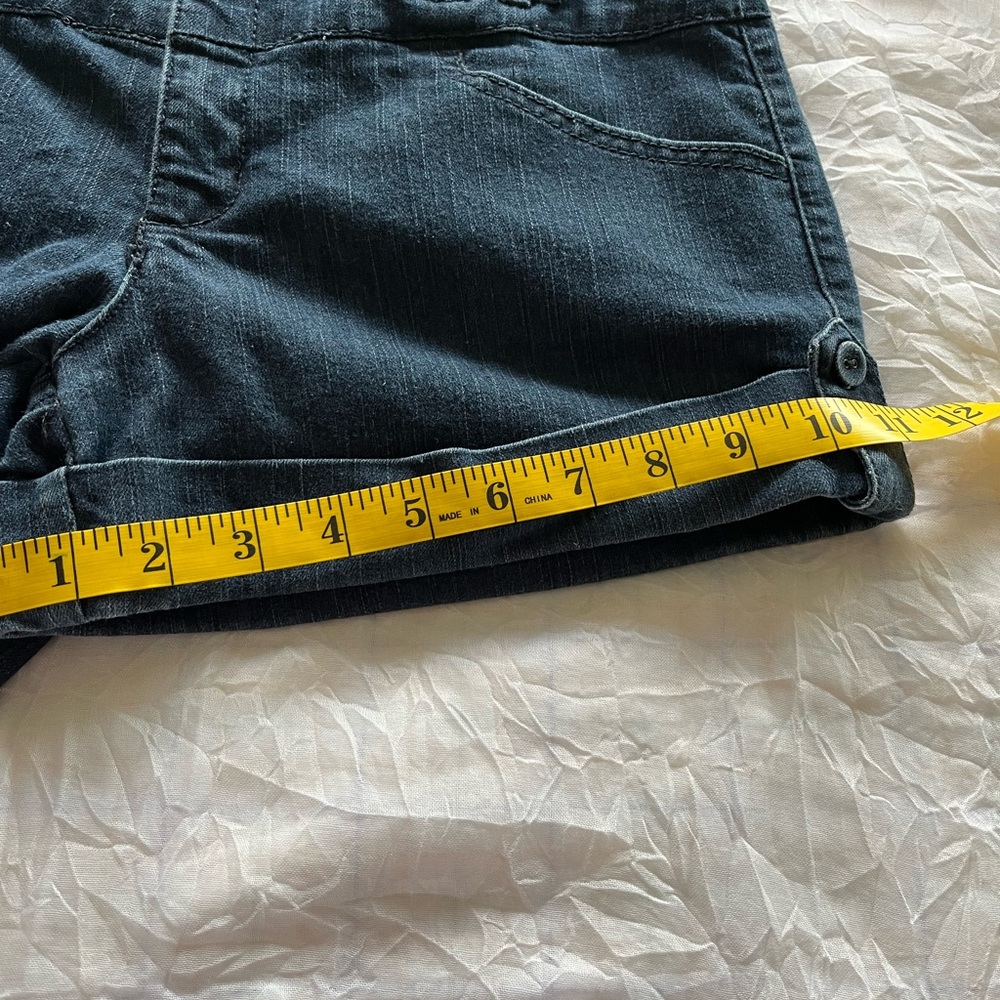 BoomBoom Jeans Juniors Low Cut Shorts - Picture 3 of 6